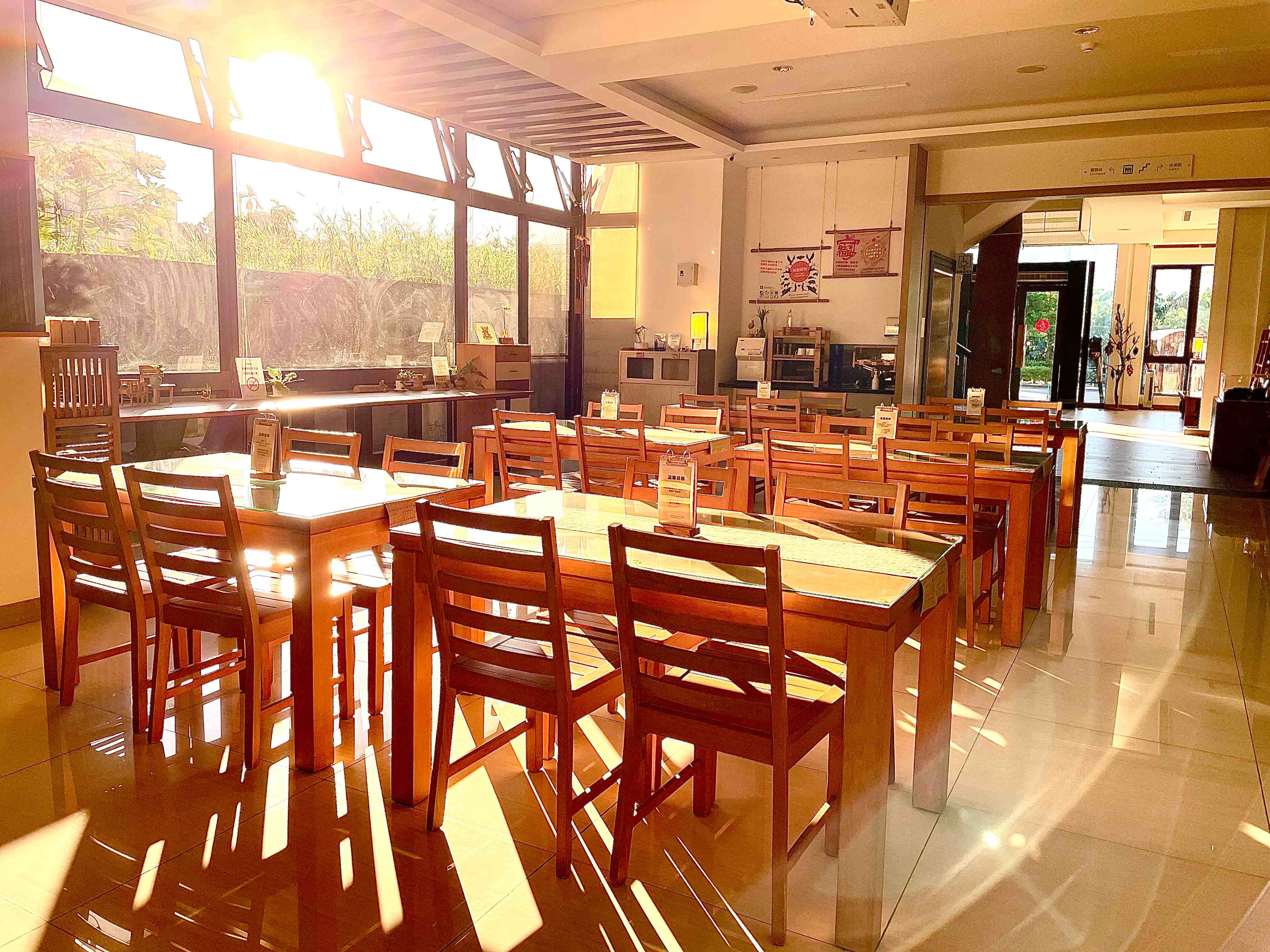 Breakfast at Footprint Inn