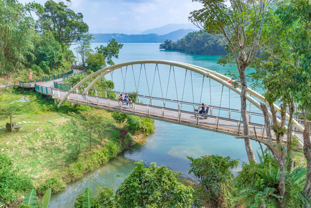 Yongjie and Tongxin Bridges