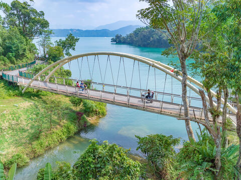 Yongjie and Tongxin Bridges