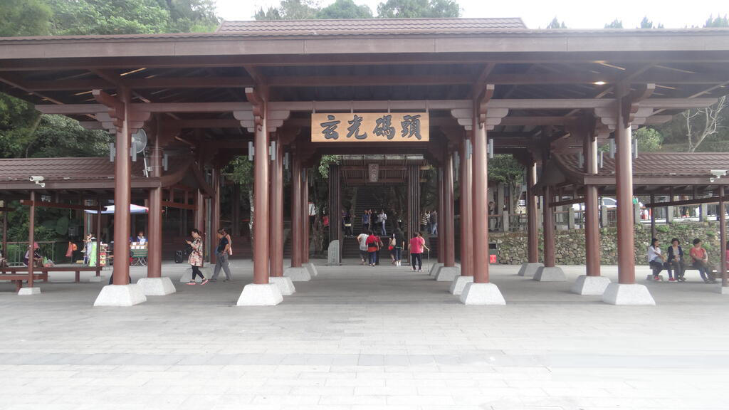 Devout believers would come to Xuanguang Pier first by boat and then visit the two temples