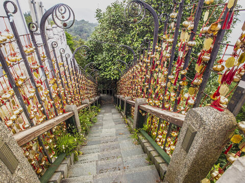 Wenwu Temple Hiking Trail