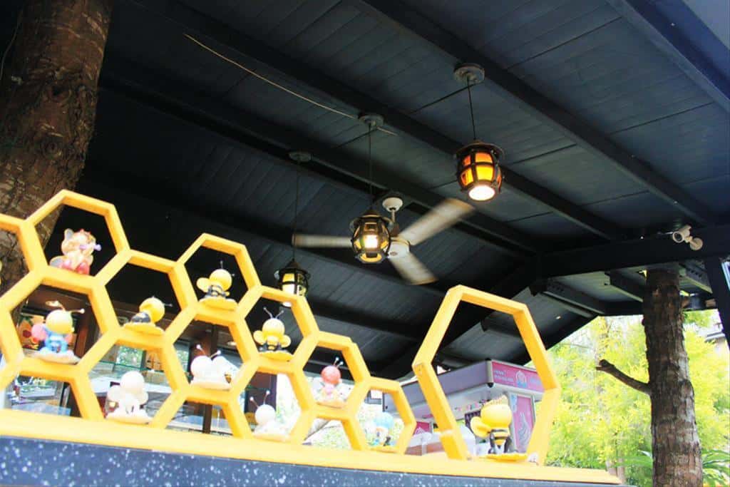 The decoration of beehive.