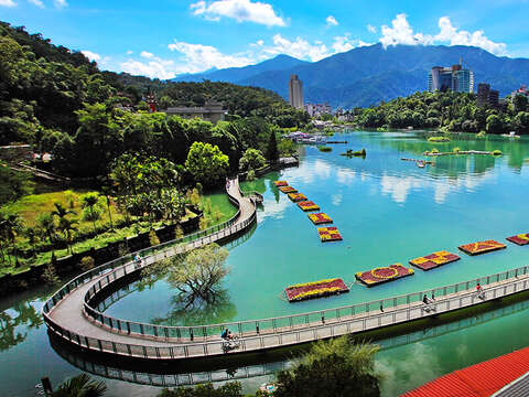 The Sun Moon Lake Bikeway