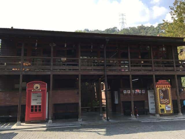 日月鳴茶館,日月鳴茶館