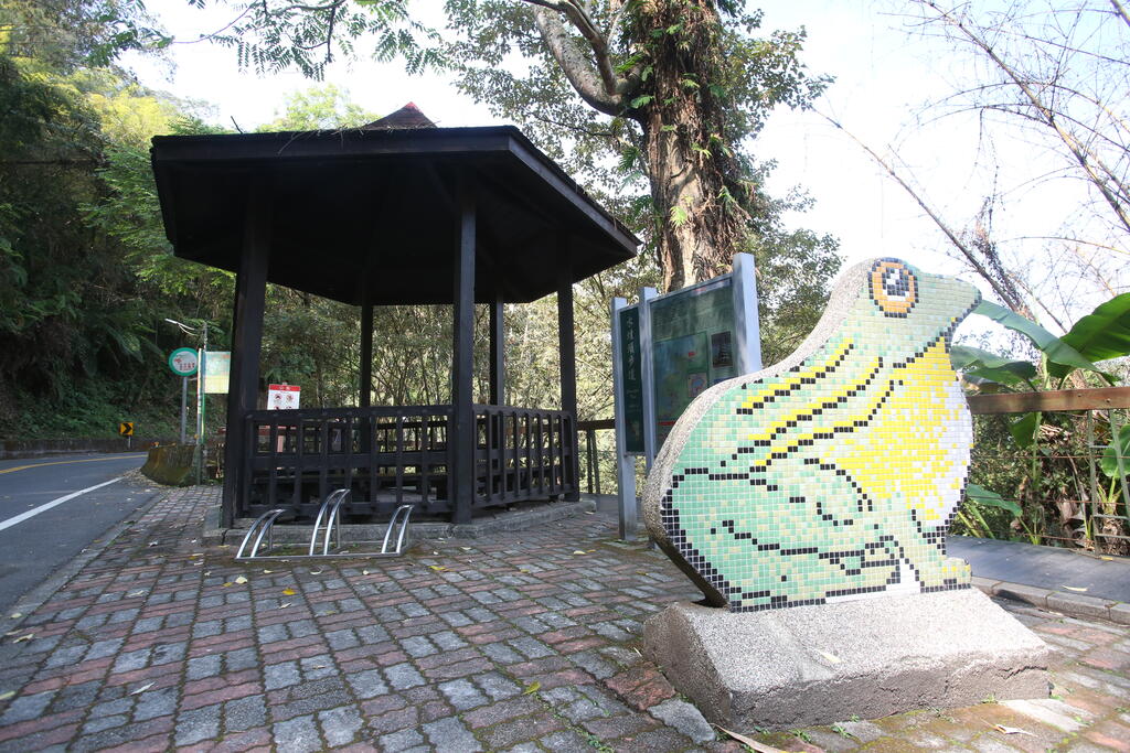 カエルをモチーフに作られた「九蛙畳羅漢」像も人気です。