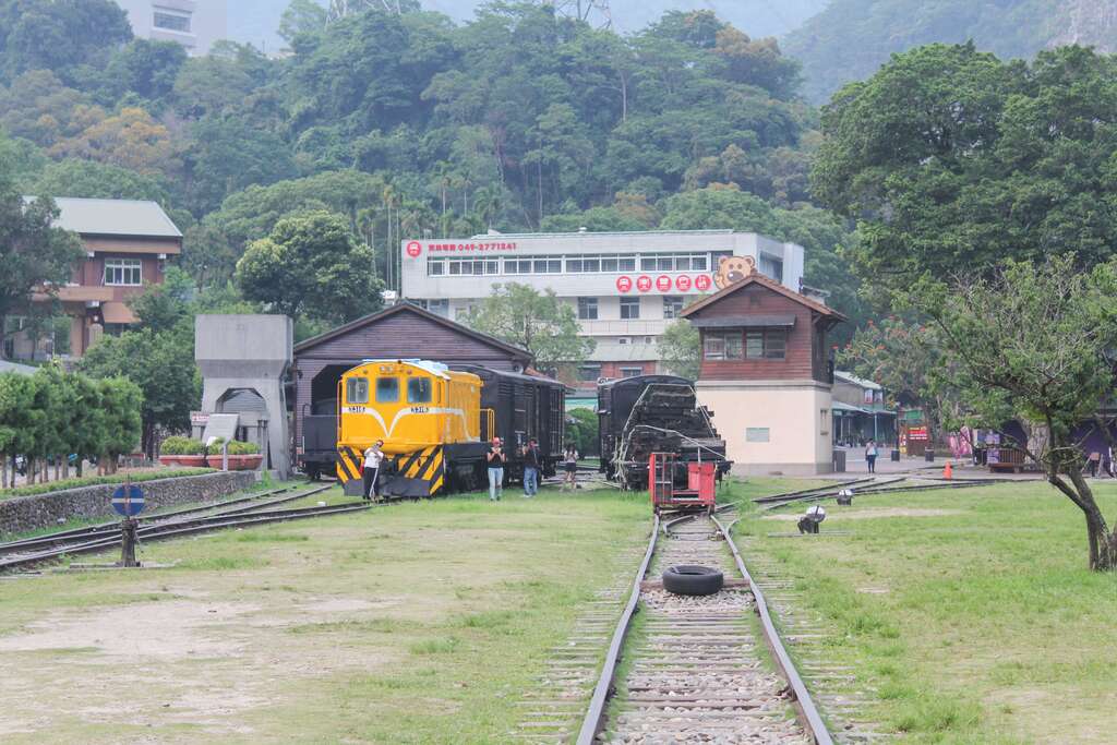 駅前の鉄道広場