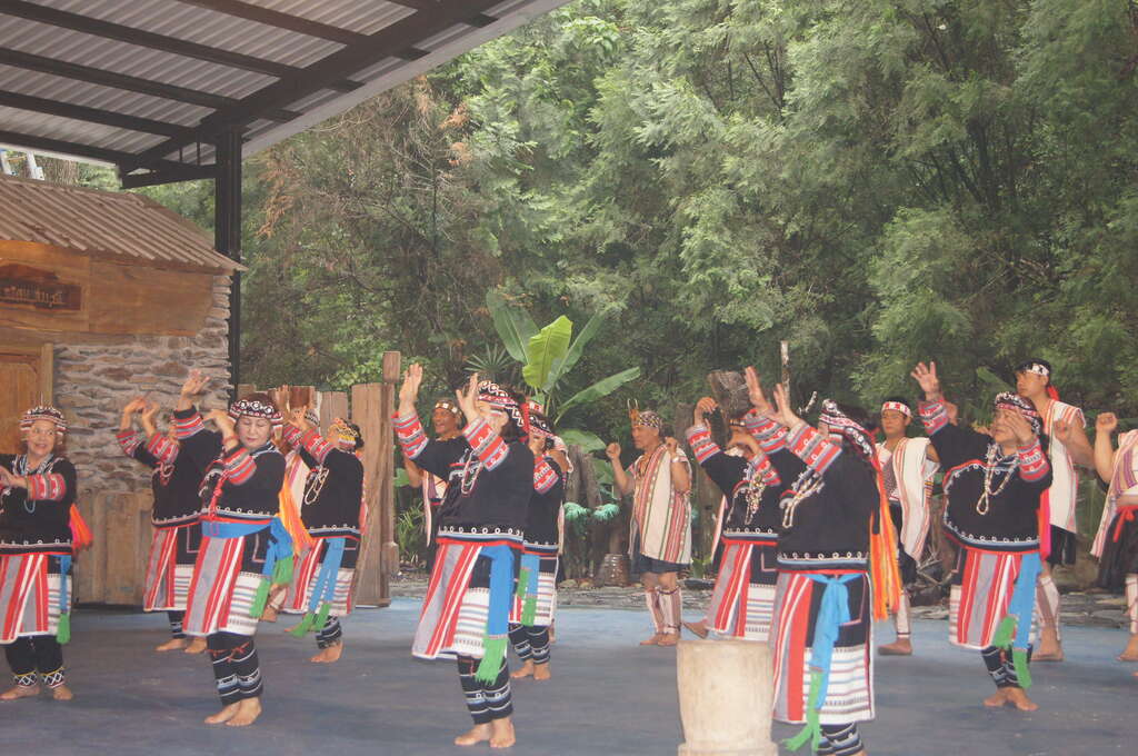 원향을 천천히 여행