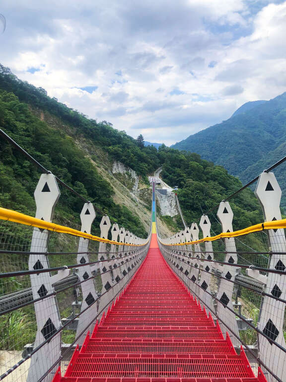 雙龍七彩吊橋