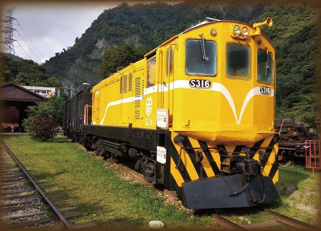 美國GM-EMD-S300型調車用柴電機車