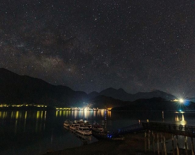 還有點星光 黑夜不算太黑