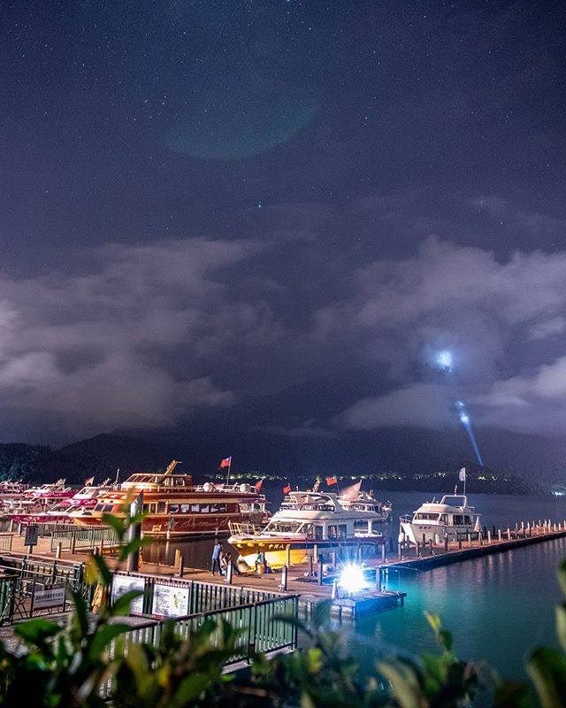 夜晚清幽的日月潭