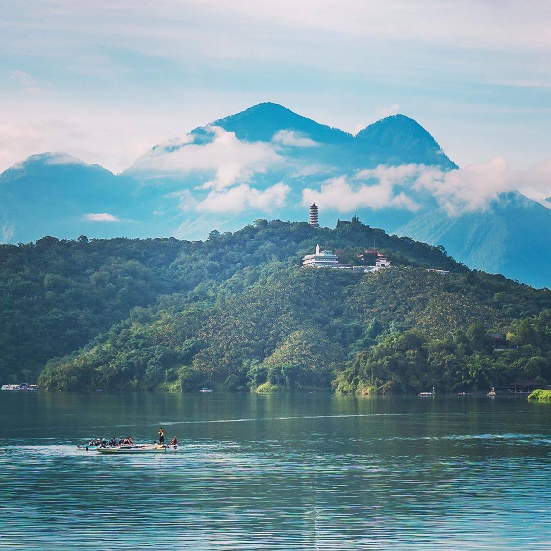 喜歡雲霧繞著日月潭的美💙