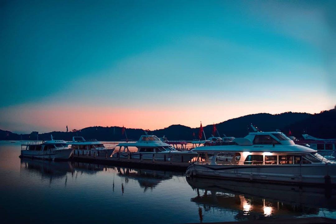 始於日出 終於日落