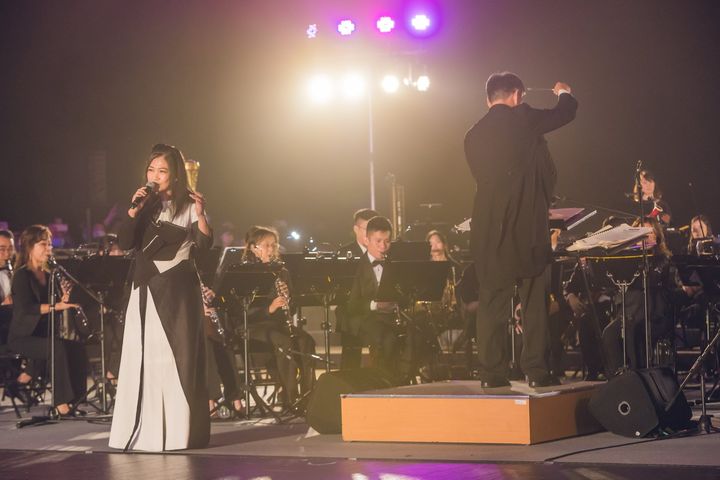 昨晚在向山遊客中心舉行 