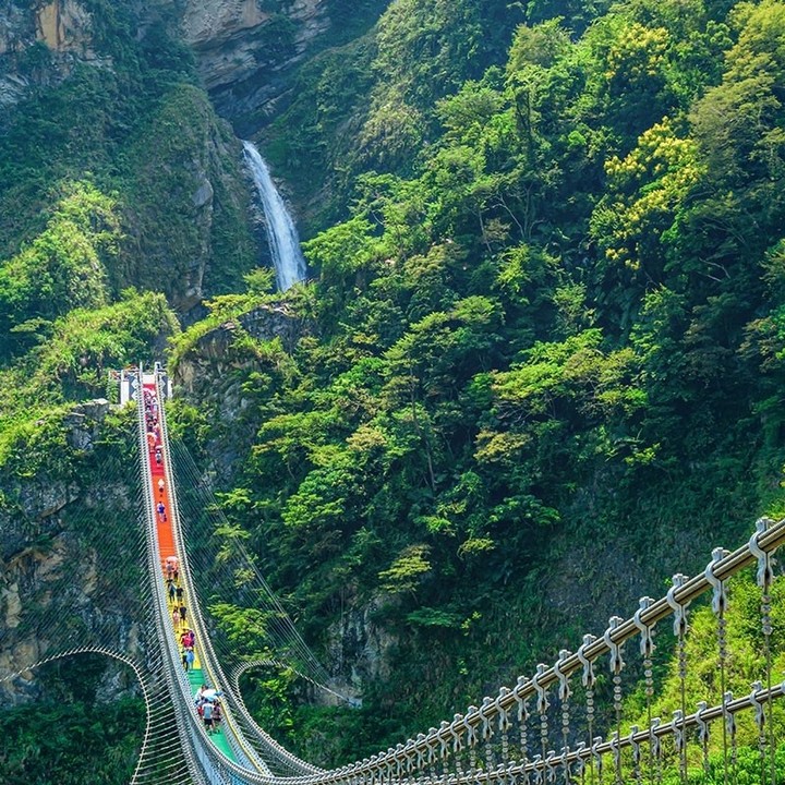 彩虹橋的另一端