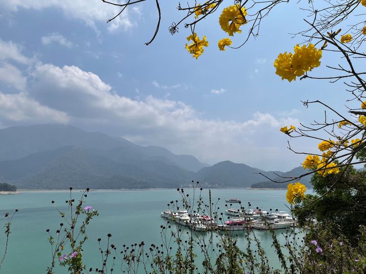 因應日月潭水庫水位持續下降，慮及遊客行走碼頭、引橋、浮排之安全，自4月1日起暫時封閉「朝霧碼頭」及「玄光寺碼頭」。