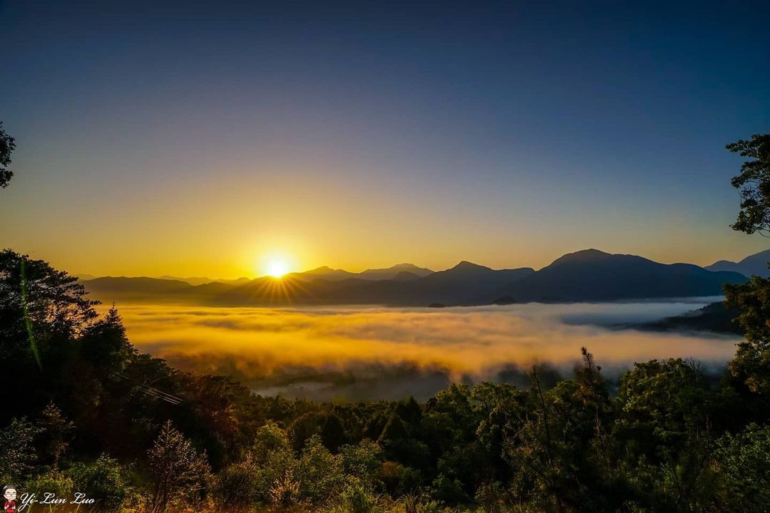 好想躺在雲上曬太陽🌞