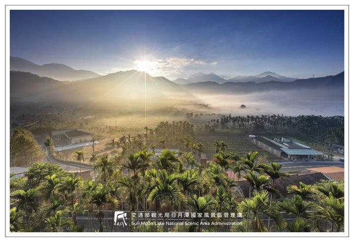 被陽光照醒的大地