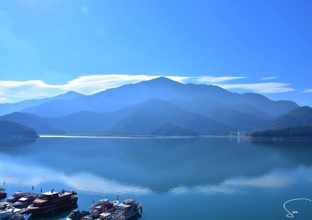 層層疊疊的山水一色