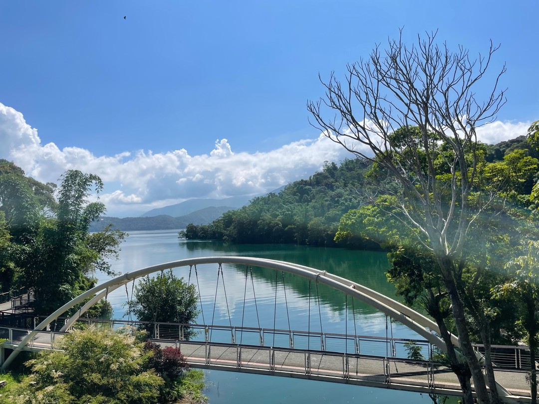 天氣晴朗 心情也跟著晴朗😊