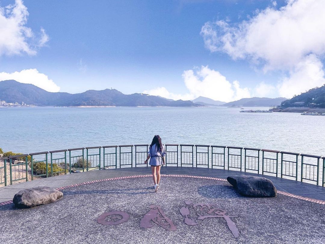 喜歡這種能看見整個潭面的遼闊視野