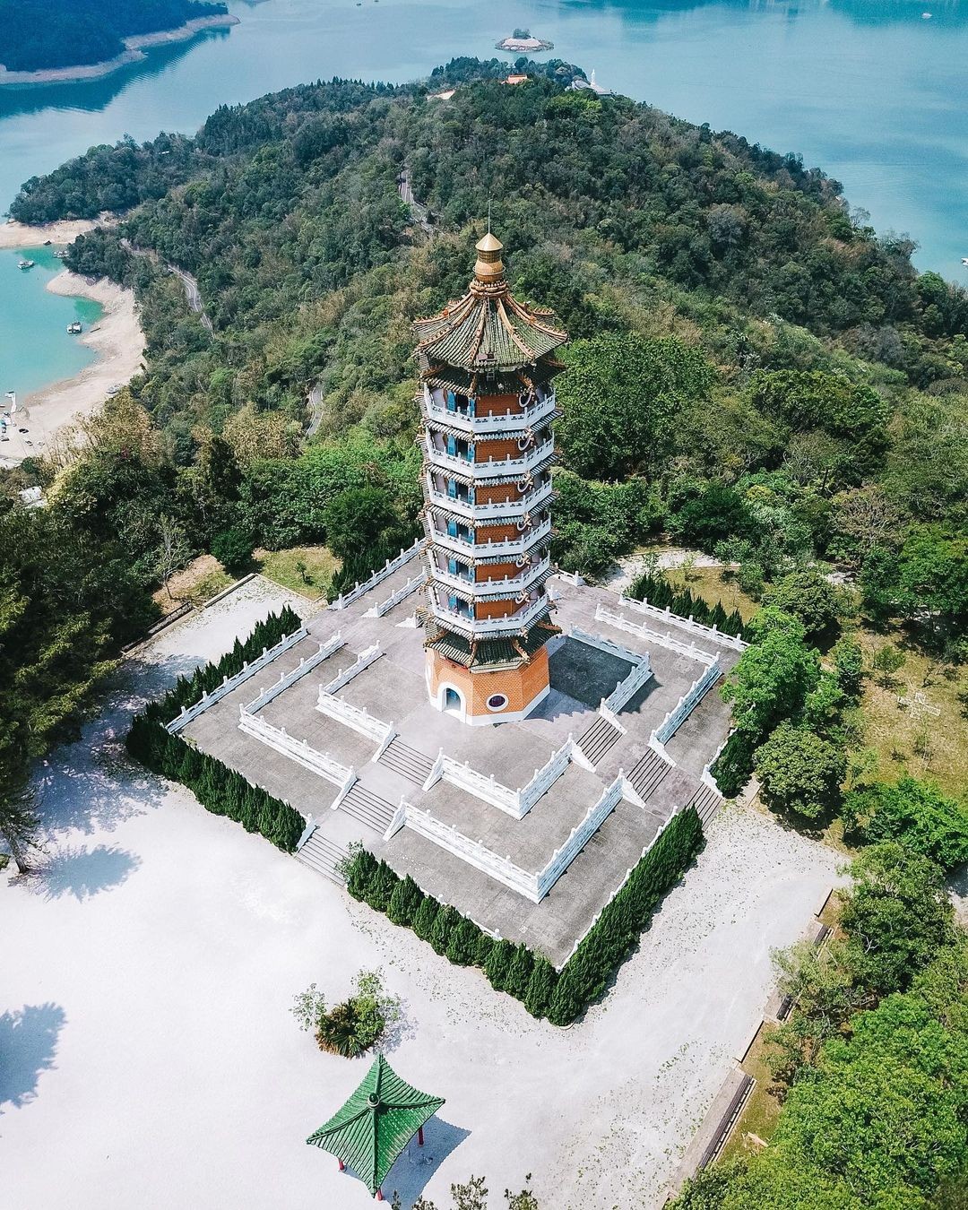 親自來到慈恩塔才能感受它的高大宏偉