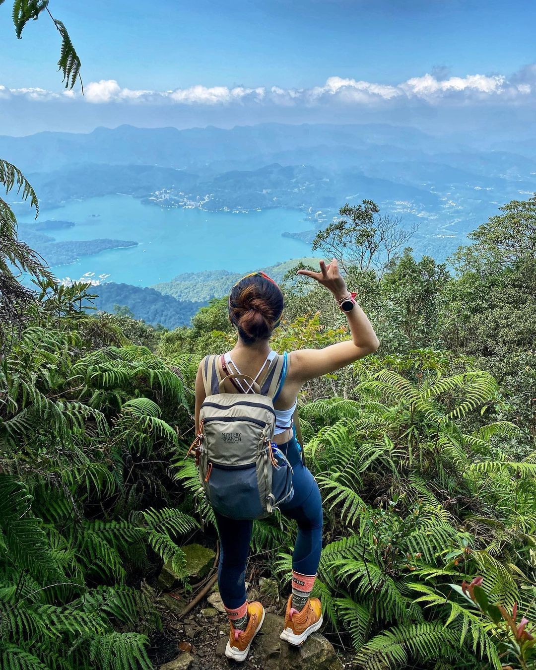 山林裡擁抱大地