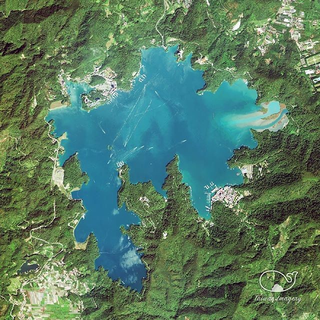 日月潭的形狀像什麼呢？🤔