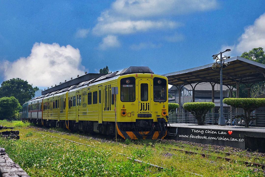 有人想跟編編一起搭火車嗎😳