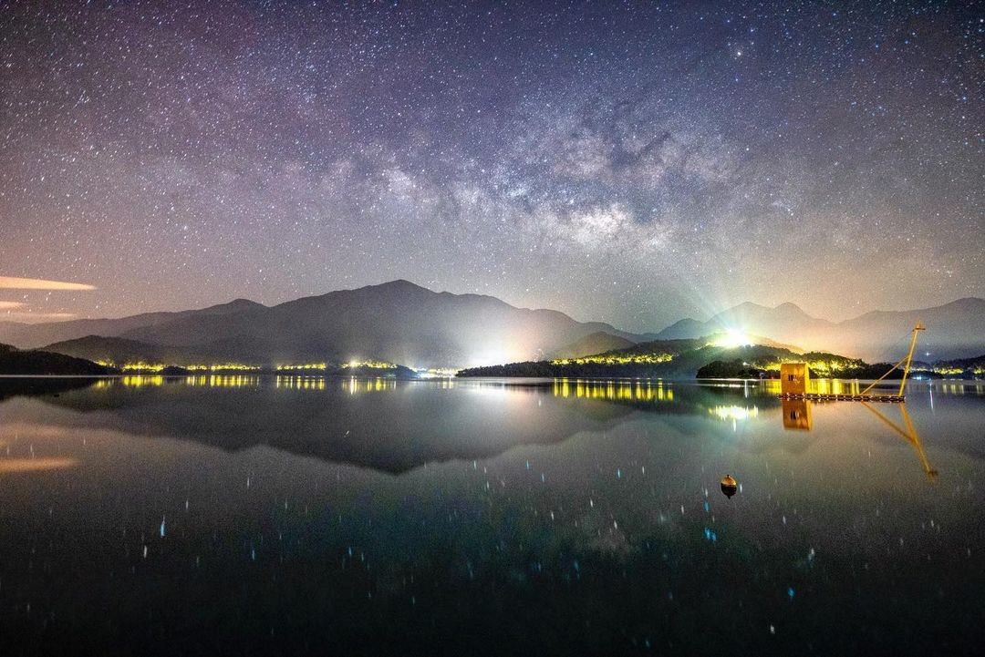 那一年我們望著星空　有那麼多的燦爛的夢