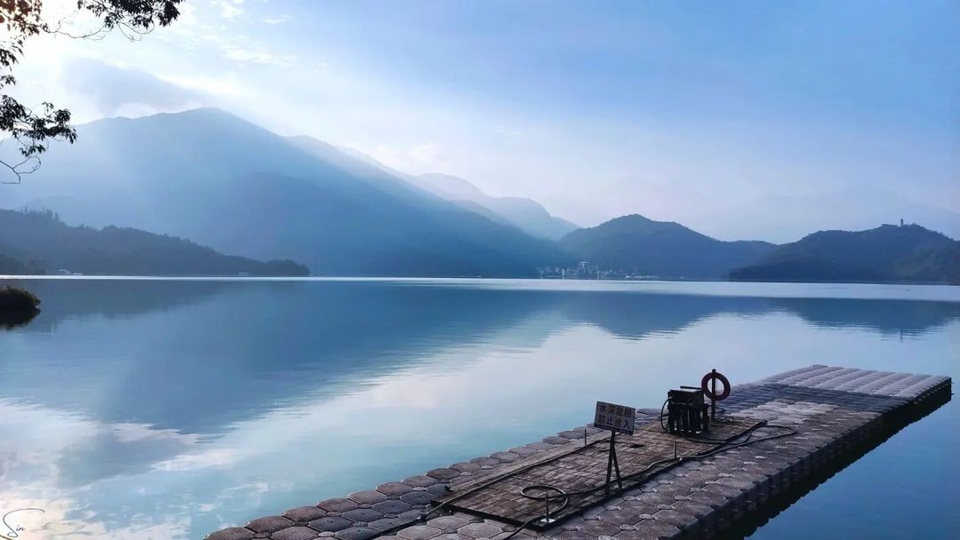 多想就這樣和這風景一起賴在這裡