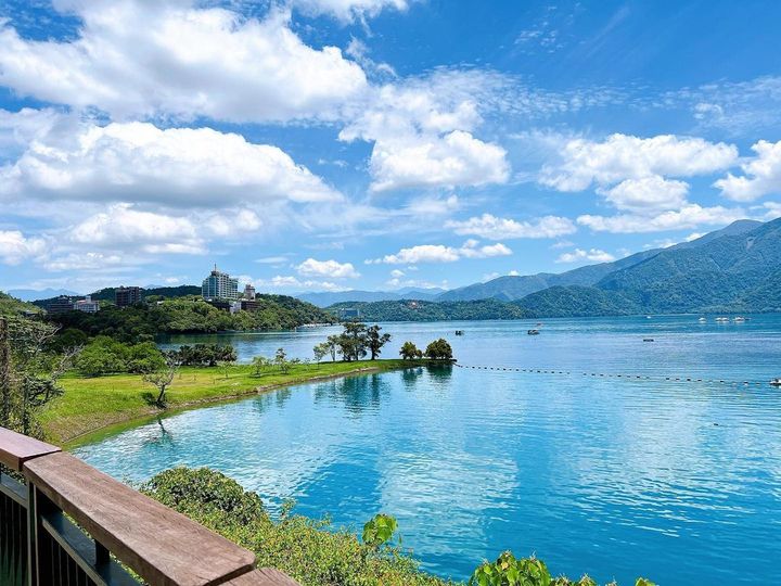 上週小編牽著腳踏車經過水社壩