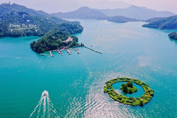 日潭與月潭的交界