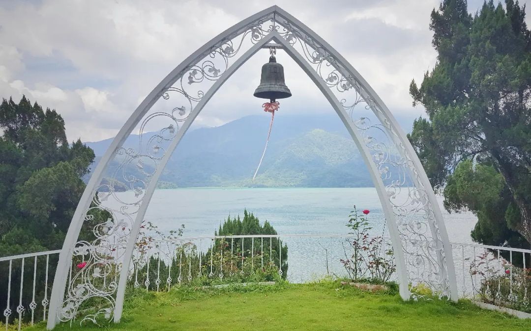 用美麗的風景見證幸福