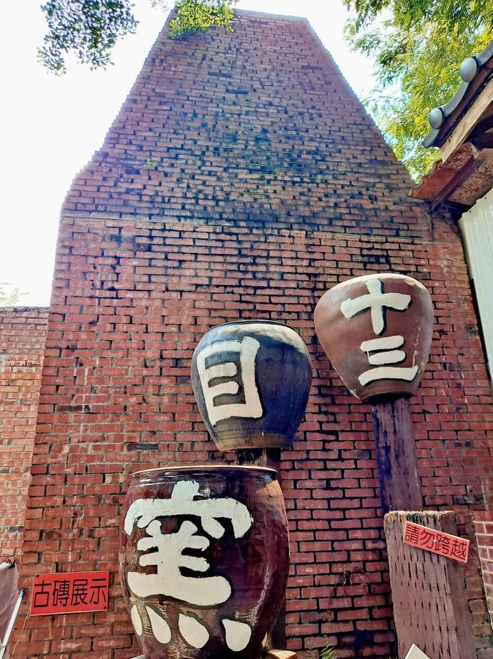 今天帶大家來打卡色彩繽紛的階梯還有彩虹拱門～系列7/10
