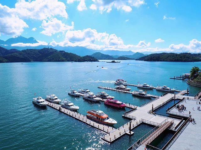 藍天藍 白雲白 潭粉寶寶出來玩~~