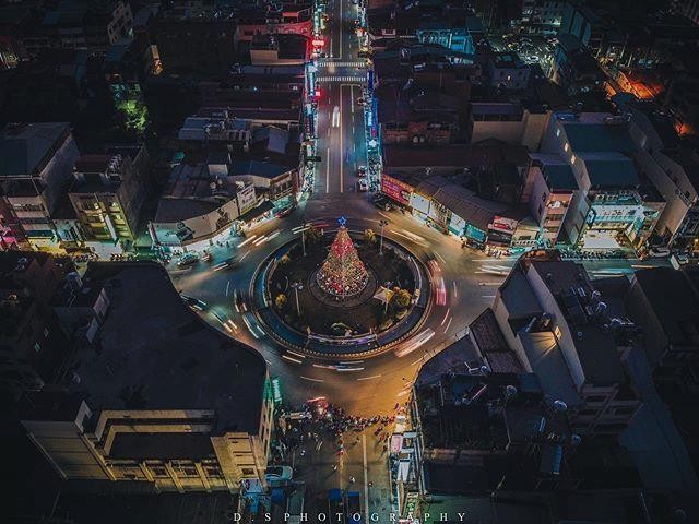 把小時候的快樂築成一座夢想聖誕樹