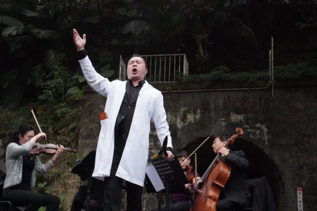 🎶火車行到伊都，阿末伊都丟，唉唷磅空內🎵～🎶