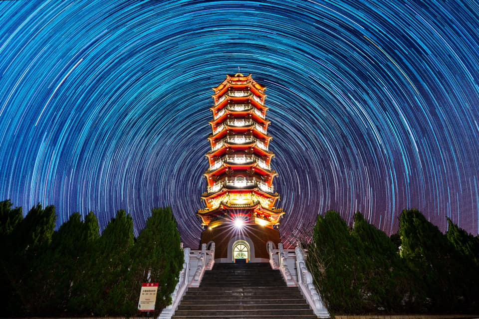 慈恩塔與星軌💫 好像快被吸進去了呀╰(*°▽°*)╯ 