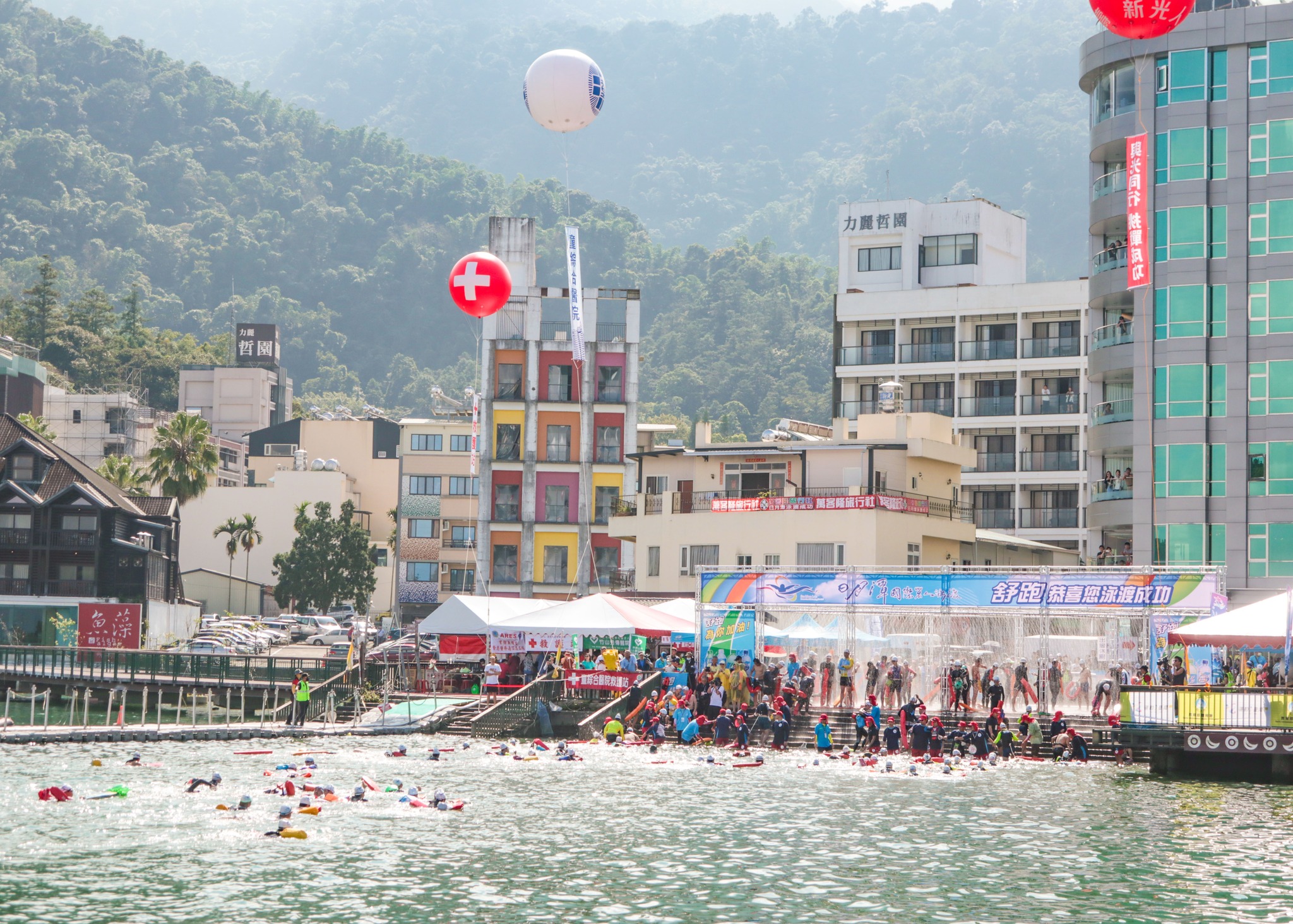 💫〚竟然‼️萬人泳渡來到第④②屆了〛