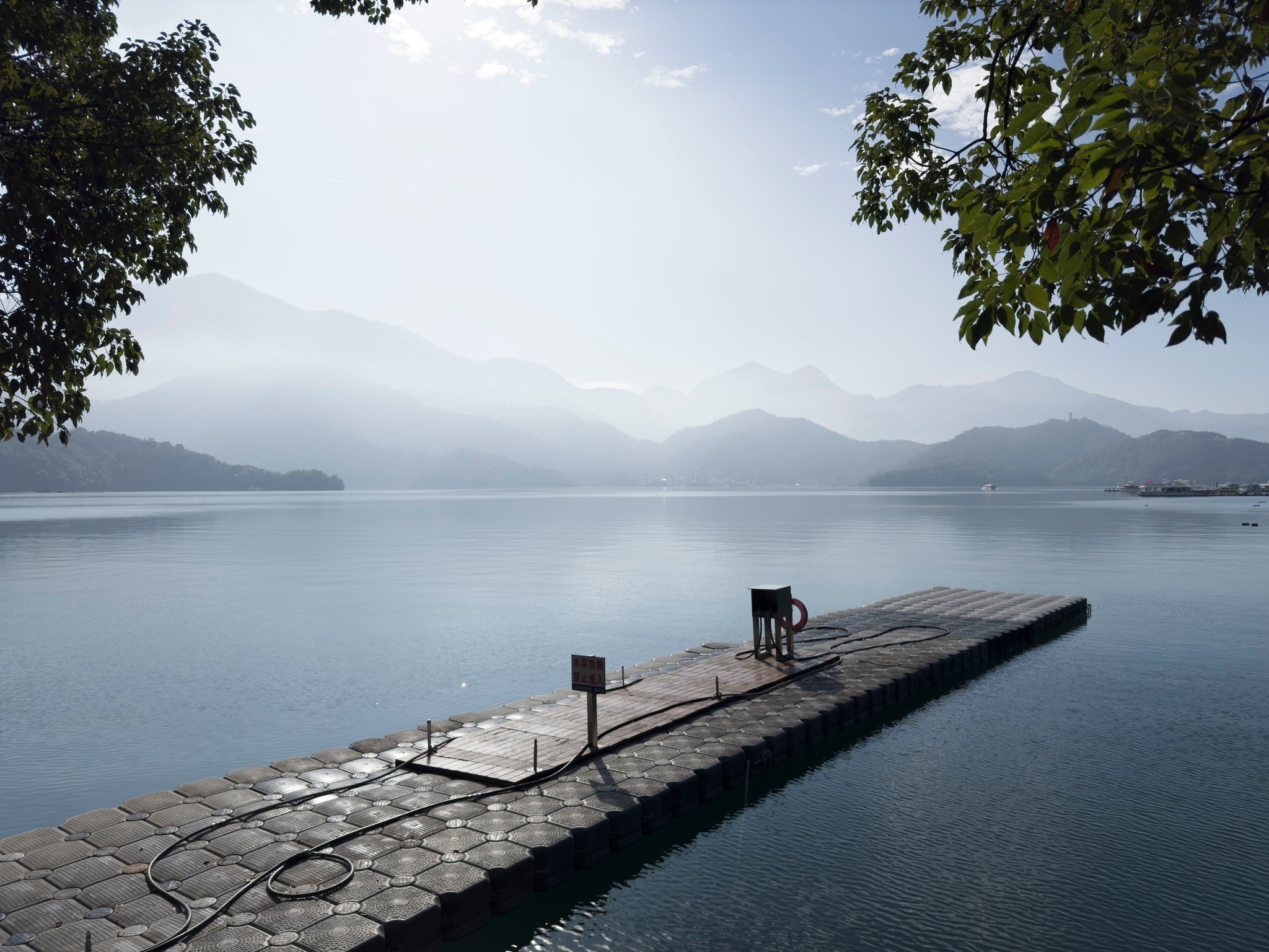 🔎〚看過水上加油站嗎⏎⛽️〛