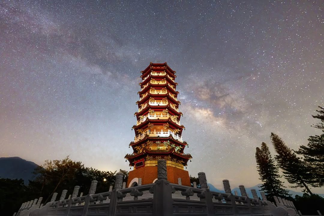 在日月潭的夜裡，所有煩惱都輕輕沉入潭底系列2/4