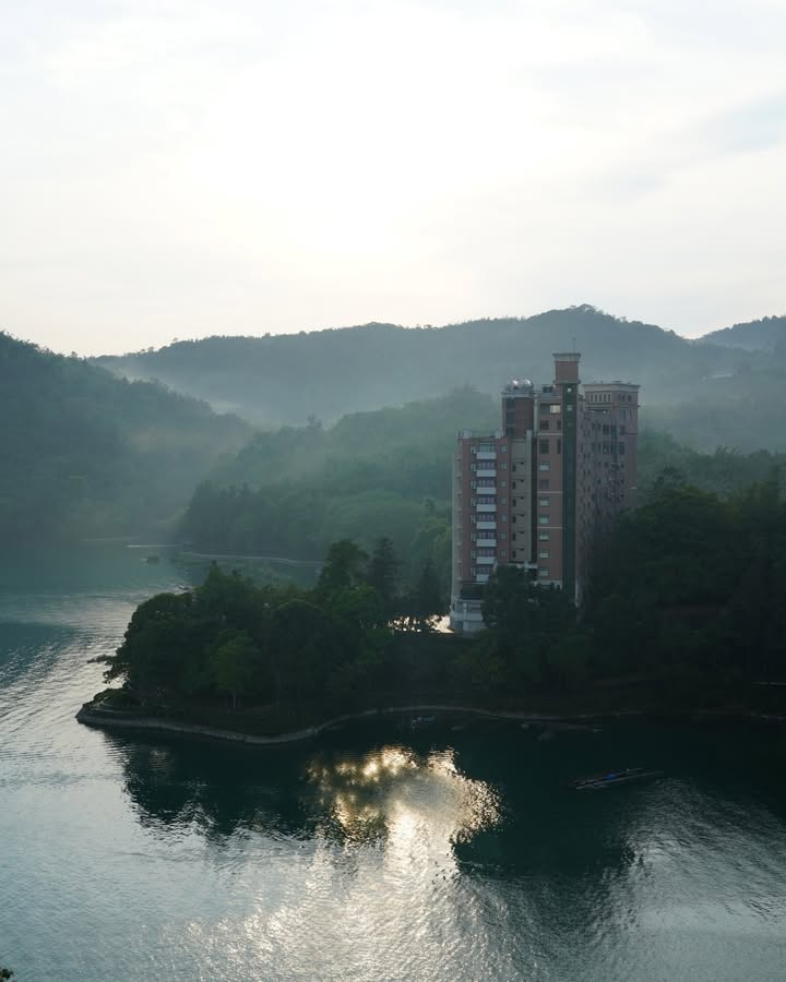 換個角度 重新愛上這片湖光山色😍