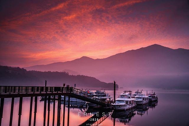 用熱情紅色火燒雲迎接放假🙌🏻